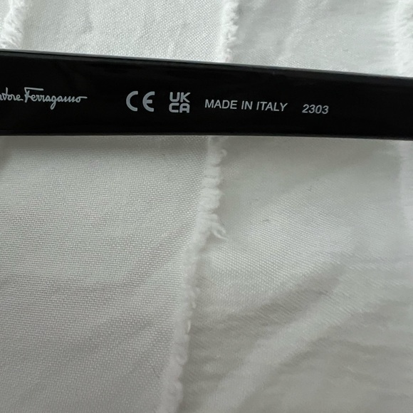 BRAND NEW! Ferragamo Sunglasses made in Italy - Picture 5 of 8